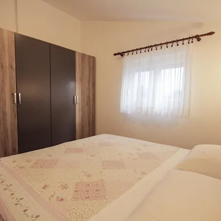 Antun Apartment *